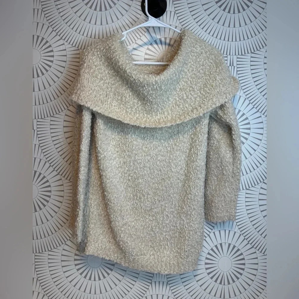 Lauren Conrad Women’s Cowl‎ neck sweater over the shoulder  Size Medium